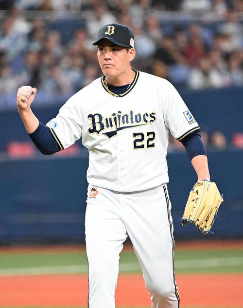 オリックスバファローズ九里亜蓮選手ハイクオリティユニフォーム